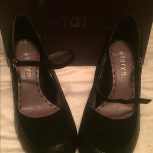 Taryn by Taryn Rose “Dear” shoes